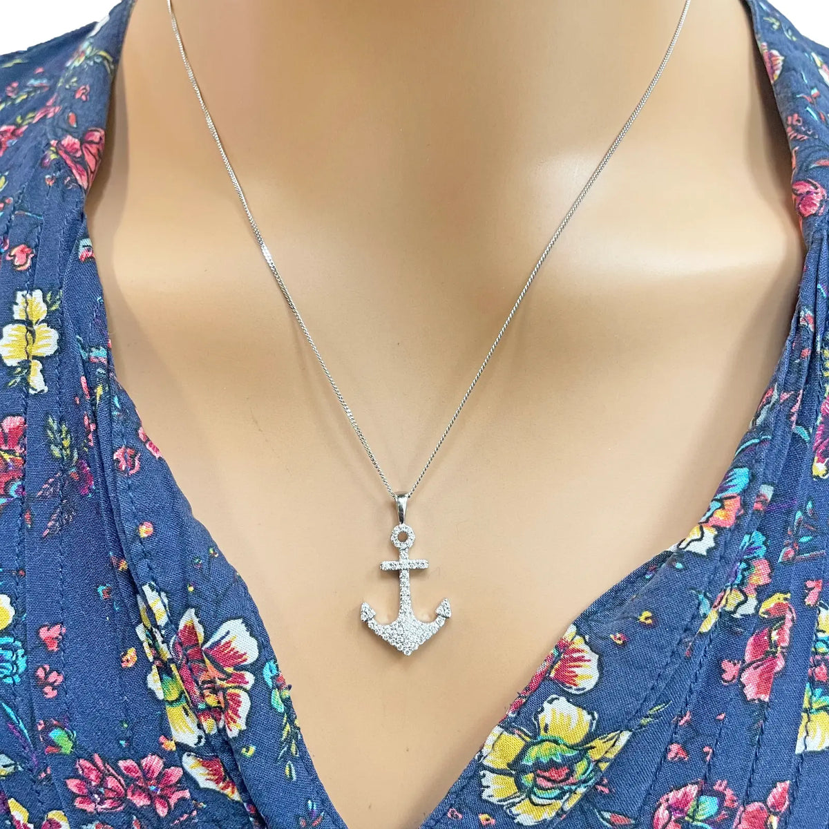 18ct White Gold Natrual Diamond Anchor Sailor Pendant 0.30ct (25mm x 14mm)