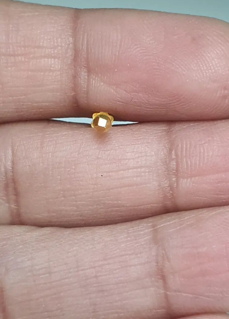 22ct Yellow Gold Plain Gold Diamond Cut design Nose Stud 2.8 MMÂ
