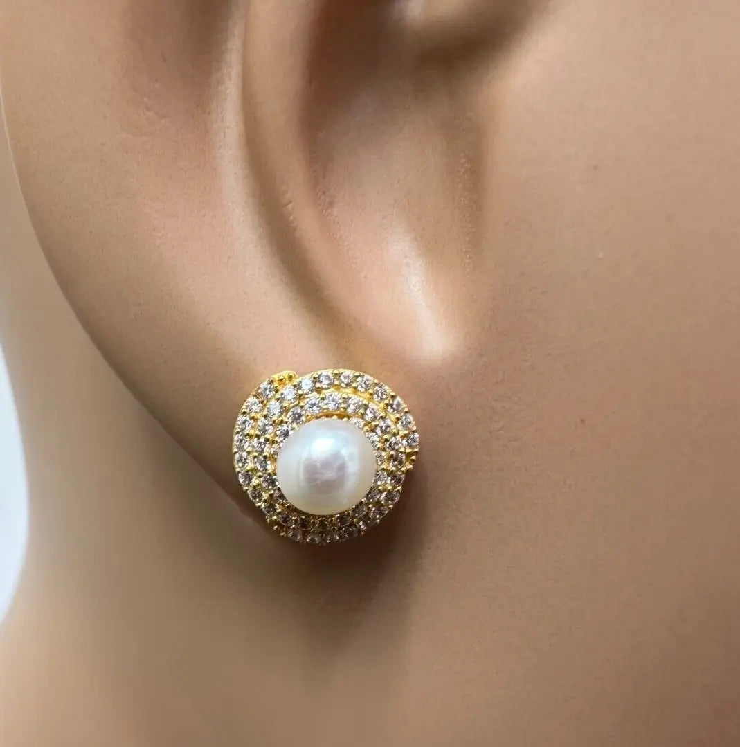 22ct Yellow Gold Cubic Zirconia Pearl Earrings & Pendant on 18K Chain Necklace 