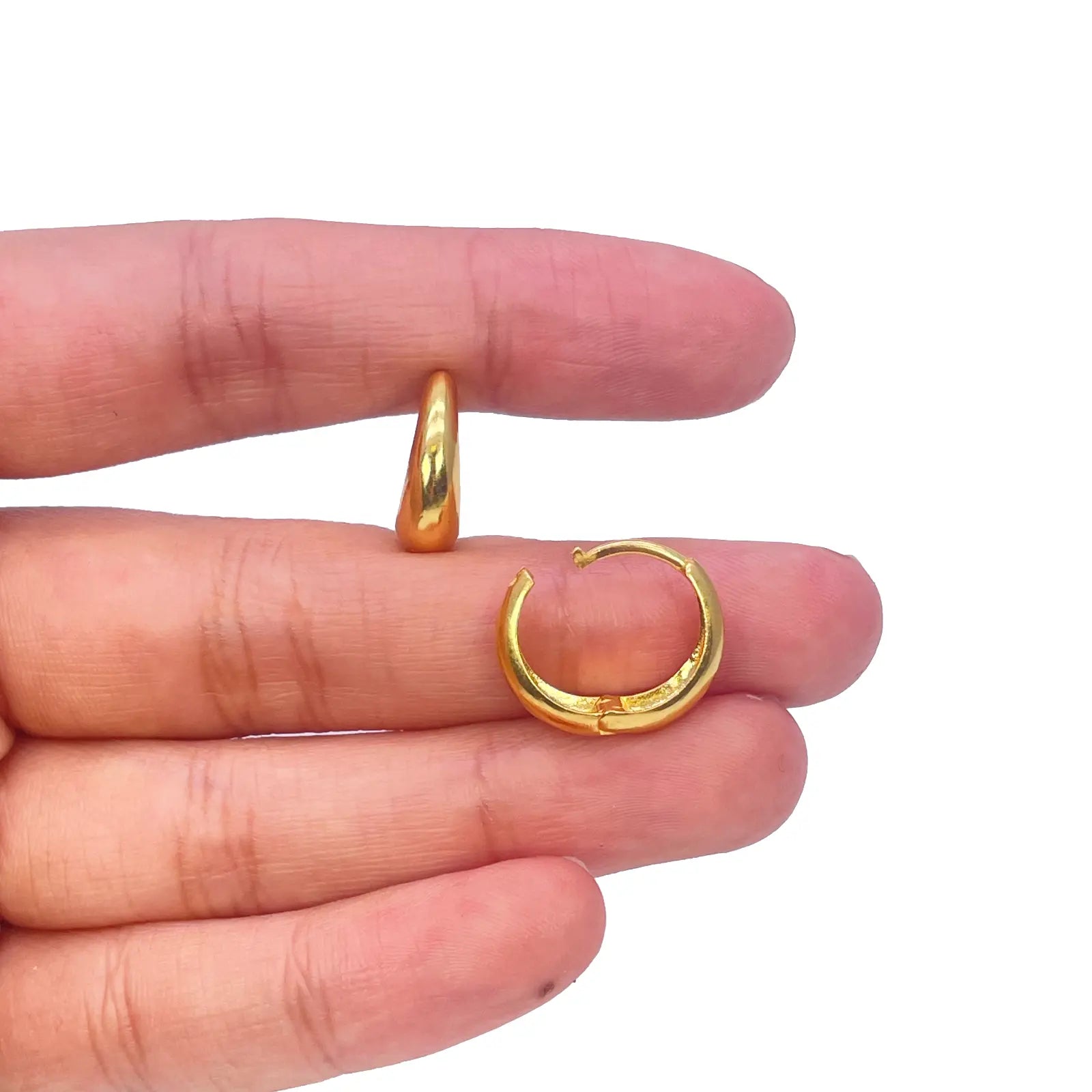 18ct Yellow Gold Pair Of High Polished Dome Hoop Huggie Earrings 10.8mm Diameter 