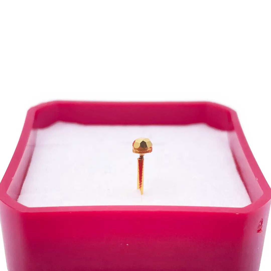 22ct Yellow Gold Plain Gold Diamond Cut Design Single Nose Stud 3mm 