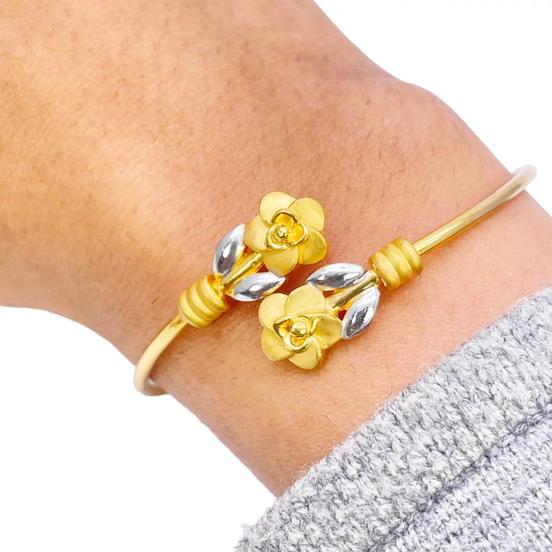 22ct Yellow Gold Two-Tone Ladies Flower Flexible Bangle Bracelet 