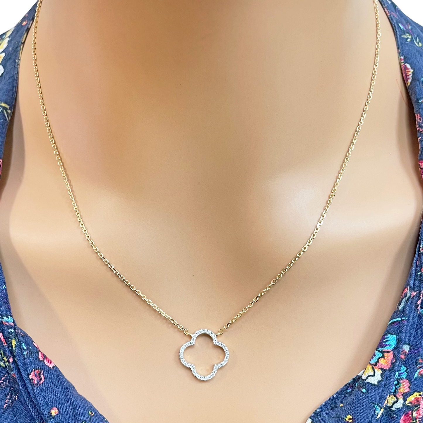 14ct Yellow Gold Elegant Open Flower Diamond Necklace 0.15ct 18 inches