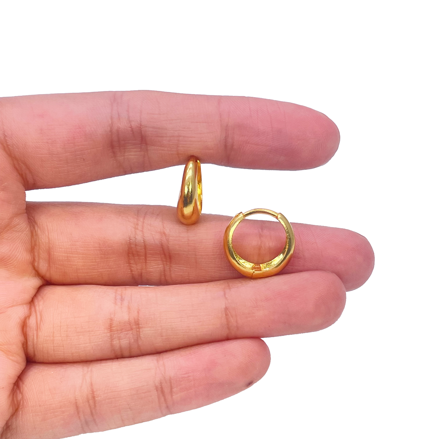18ct Yellow Gold Pair Of High Polished Dome Hoop Huggie Earrings 10.8mm Diameter