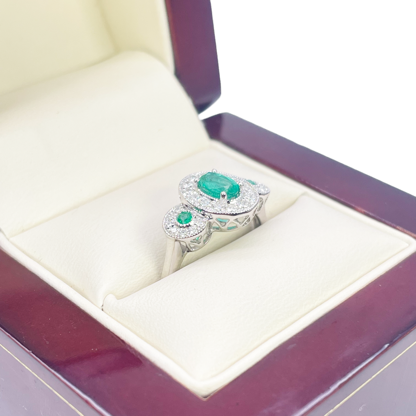 18ct Gold Natural Emerald Diamond Ring Round & Oval Cut 0.80ct