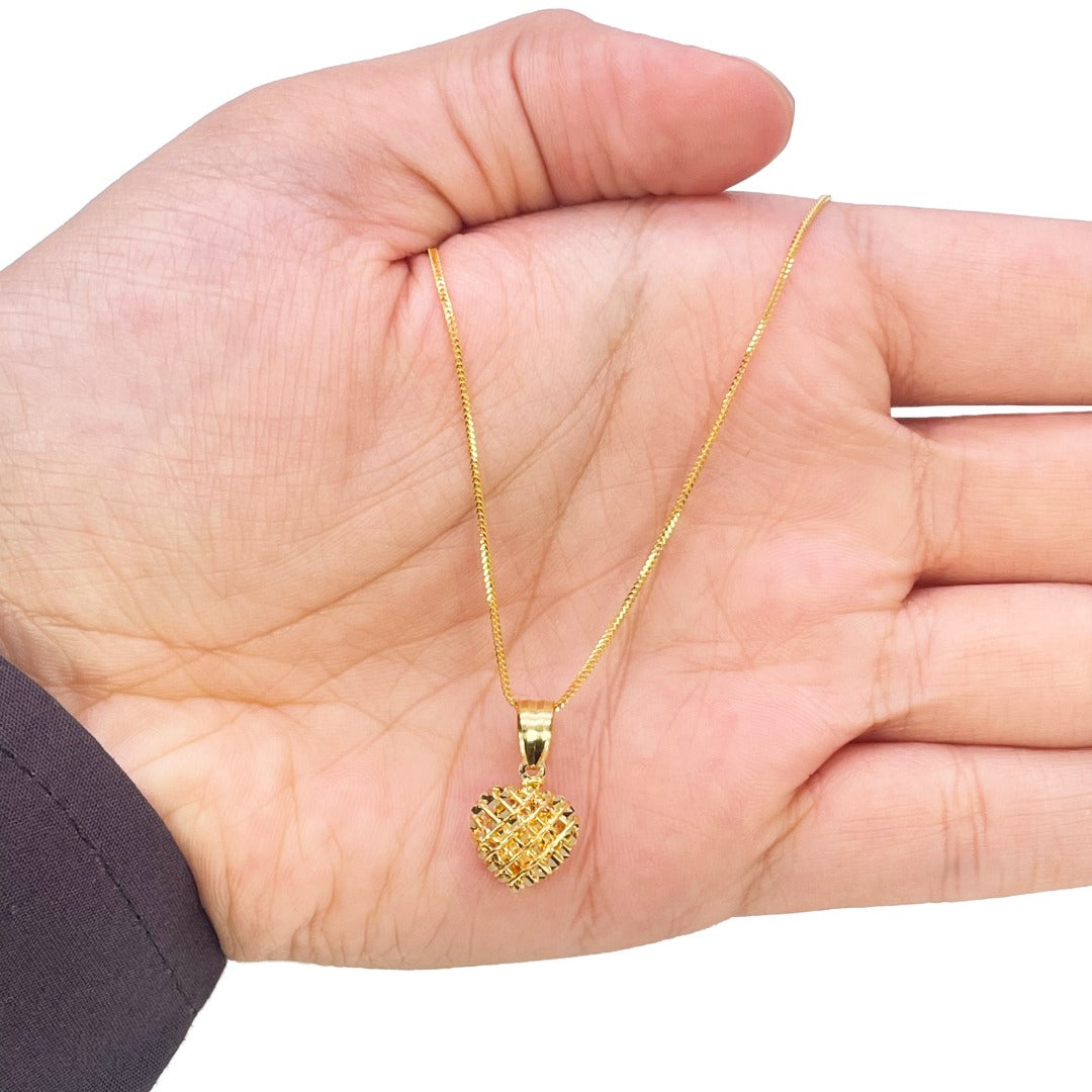 22ct Gold Heart Pendant Diamond Cut Mesh High Polished 18 mm Length