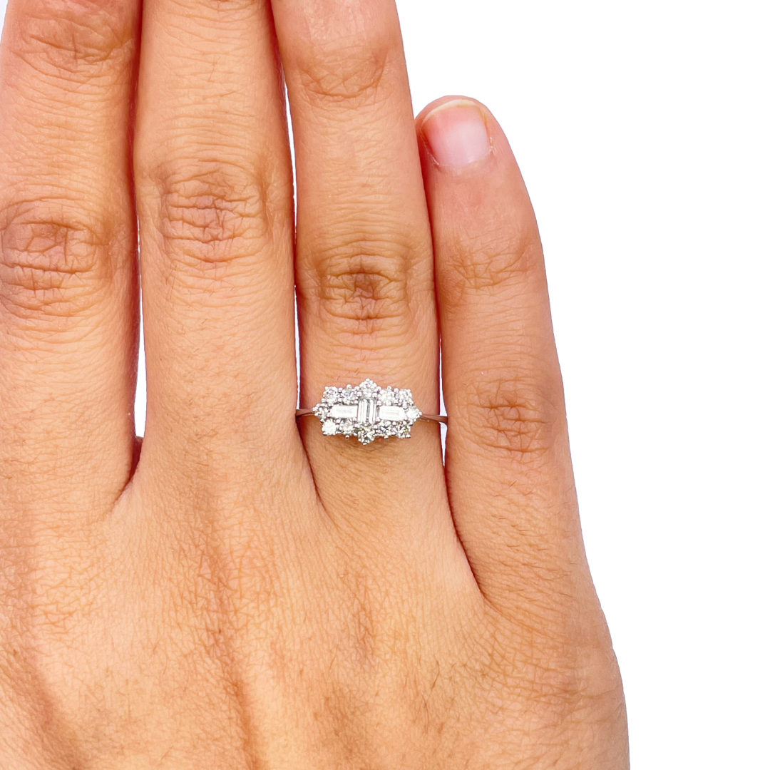 18ct White Gold Natural Diamond Baguette Round Starburst Cluster Ring 0.45ct